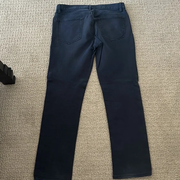 Banana republic dark blue chino type pant.. stretch material and super comfy - Picture 4 of 4